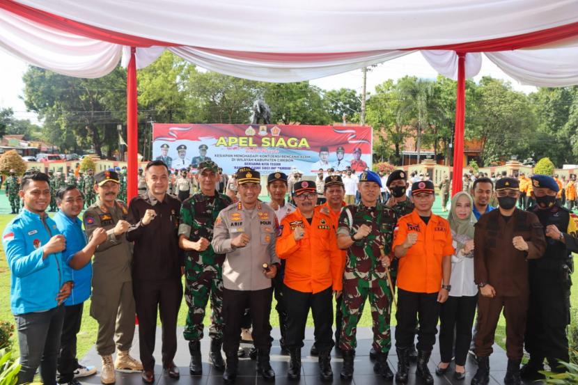 Apel Siaga digelar dalam rangka Kesiapan Menghadapi Kontijensi Bencana Alam di Wilayah Kabupaten Cirebon, di Mapolresta Cirebon, Rabu (26/10/2022).