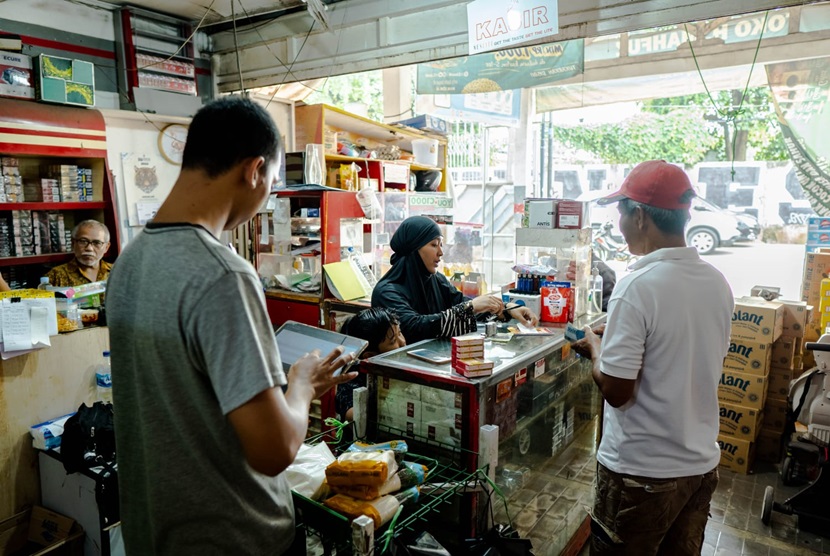 Aplikasi layanan AwanToko mendukung upaya pemerintah untuk mempercepat proses digitalisasi UMKM di seluruh Indonesia.