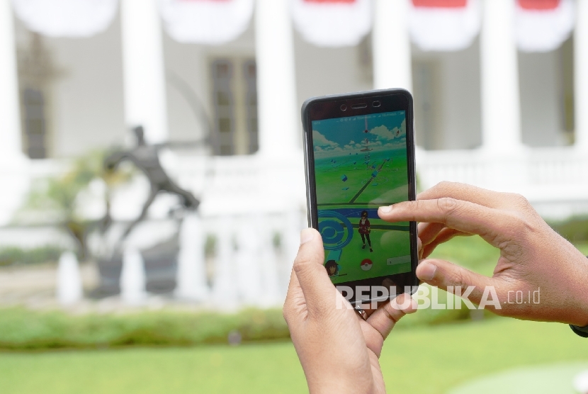 Aplikasi Pokemon Go saat berada di Komplek Istana Negara, Jakarta, Rabu (20/7). (Republika/ Wihdan)