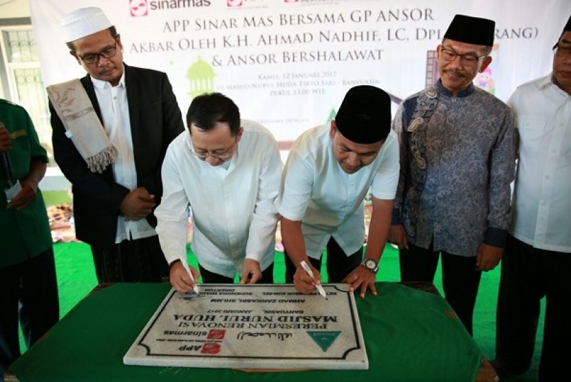 APP Sinar Mas Bersama GP Ansor Renovasi Masjid di Sumsel.