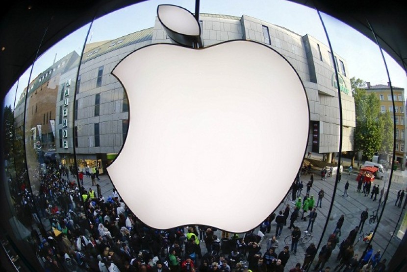 Logo Apple. Nilai pasar saham Apple Inc mengakhiri sesi perdagangan di atas 3 triliun dolar AS untuk pertama kalinya pada Jumat (30/6/2023).