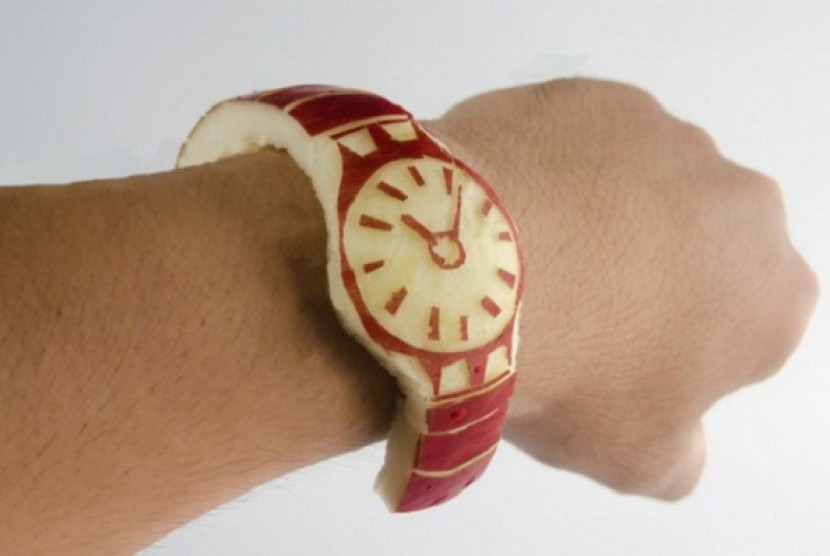 Apple watch buatan Shoji