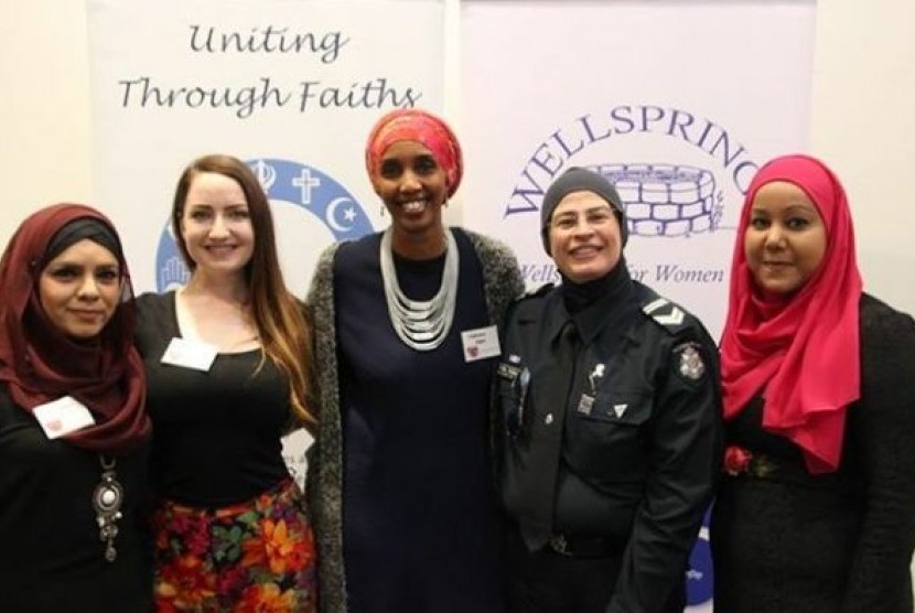 April Robinson (kedua dari kiri) bersama sejumlah pembicara di acara The Resilient Women Forum di Melbourne.
