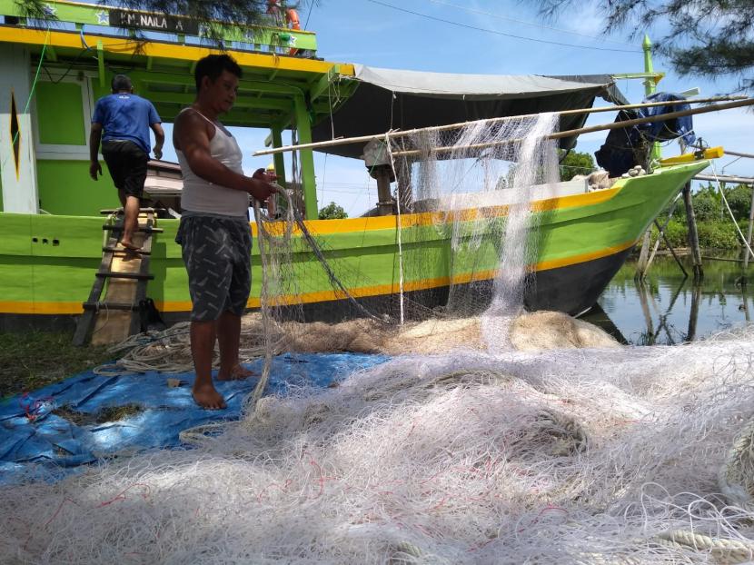 Nelayan (ilustrasi). Pemerintah Kabupaten (Pemkab) Bangkalan, Jawa Timur memfasilitasi akses modal bagi para nelayan di wilayah itu dengan memberikan bantuan penerbitan sertifikat hak tanah secara gratis.