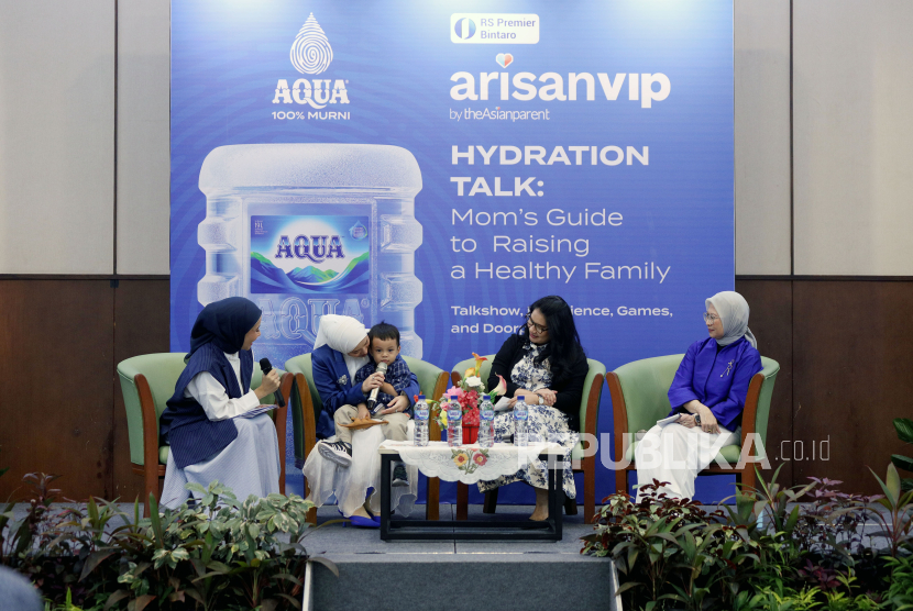 Aqua bersama The Asian Parent menggelar edukasi hidrasi sehat di RS Premiere Bintaro guna mendorong keluarga Indonesia lebih memahami peran air minum dalam kesehatan dan tumbuh kembang.
