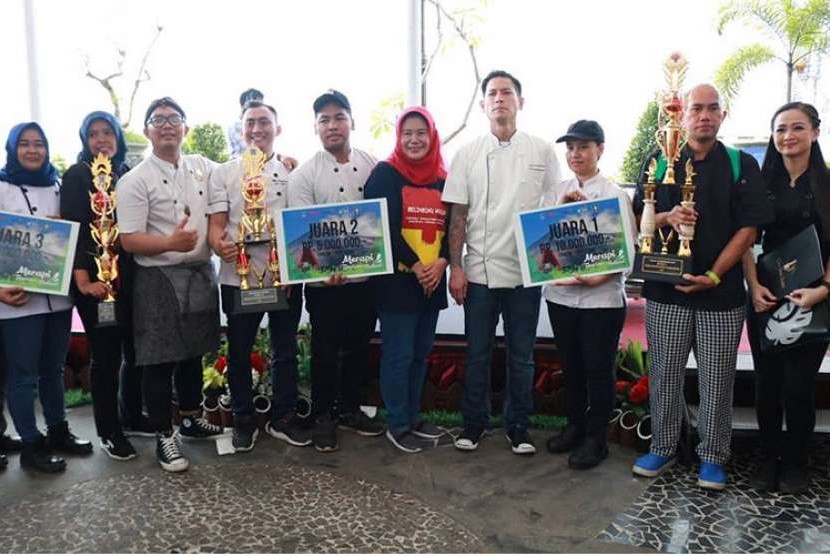 ara pemenang kompetisi masak dan lomba basket Merapi Tourism Festival di Museum Kegunungapian Merapi.