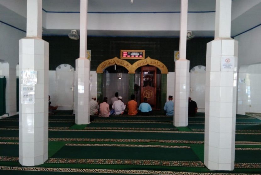Area utama masjid Darussalam Majalengka.