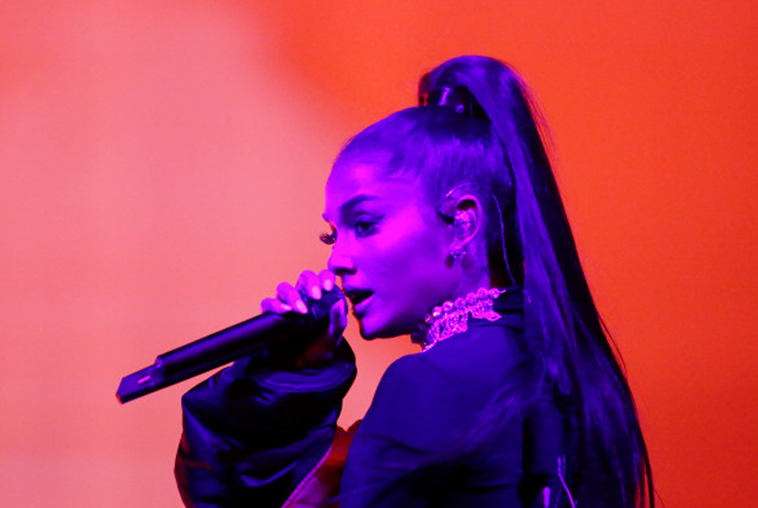Penyanyi-penulis lagu Ariana Grande-Butera terus memecahkan rekor. Prestasi terbaru musisi itu meraih gelar Guinness World Records ke-20.