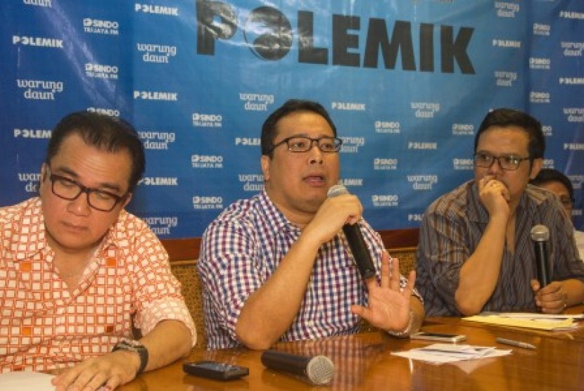Arief Budimanta (tengah) dan Tantowi Yahya (kiri) 