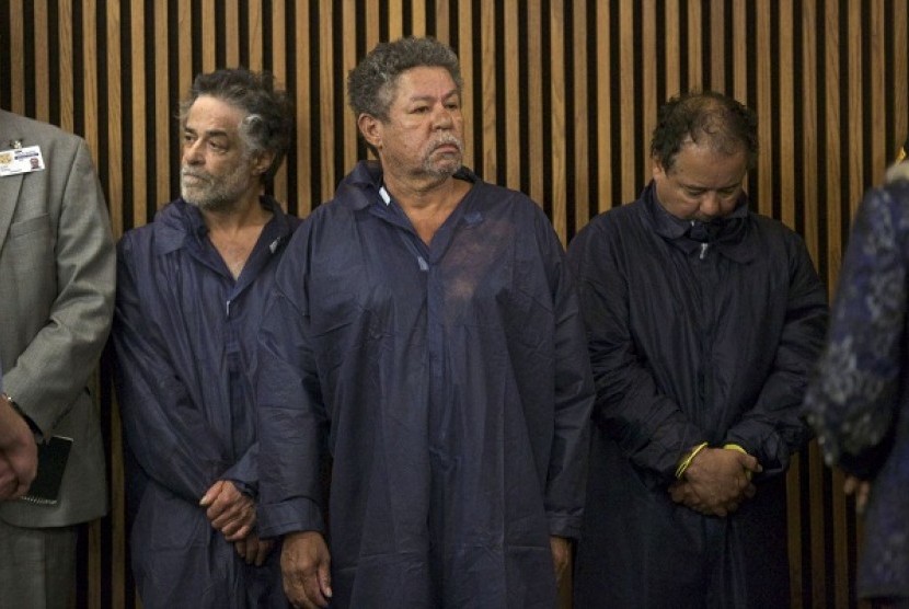 Ariel Castro (right), Pedro Castro (center) and Onil Castro in Cleveland, Ohio, May 9. Onil and Pedro Castro who were initially taken into custody but released Thursday after investigators said there was no evidence against them, told CNN that they fear pe