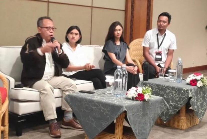 Arif Mujahidin selaku Corporate Communications Director Danone-Indonesia (paling kiri) menjadi pembicara dalam acara festival kreatif terbesar di Indonesia IdeaFest 2019.