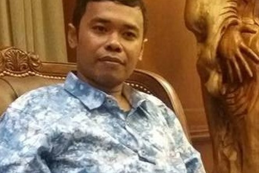  Arif Nurul Imam, Peneliti Politik POINT Indonesia.