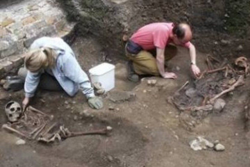 Arkeolog (ilustrasi). Para peneliti dari University College London Archaeology South-East menemukan kapak tangan kuno berukuran besar di wilayah Kent, Inggris.