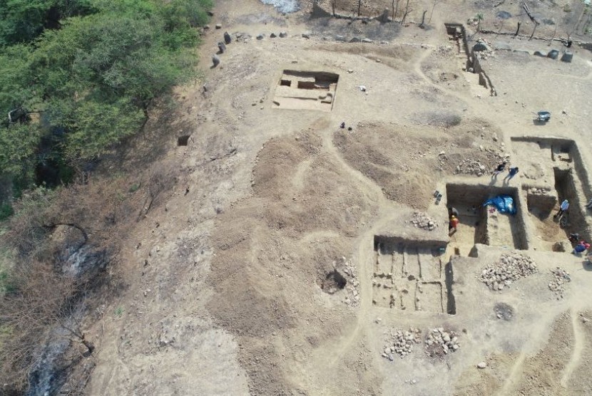 Arkeolog menemukan kuil berusia 3.000 tahun di Peru.