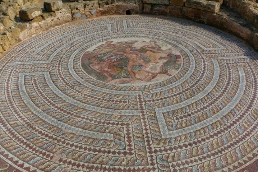 Siprus Siap Sambut Wisatawan Arab Saudi. Foto:   Arkeolog menemukan mosaik kuno di Paphos, Siprus. 