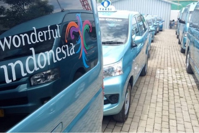 Armada Blue Bird yang dilakukan branding Wonderful Indonesia