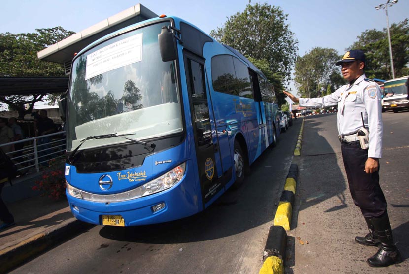 Armada Trans Jabodetabek saat peluncuraan di Teminal Kalideres, Jakarta Barat.