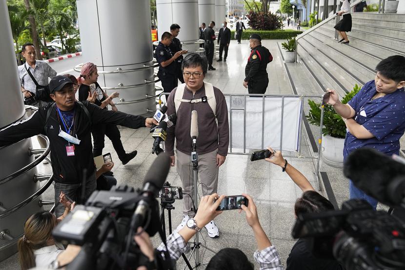 Arnon Nampa, aktivis yang menyerukan reformasi monarki.dinyatakan bersalah atas dakwaan melanggar undang-undang penghinaan terhadap kerajaan Thailand
