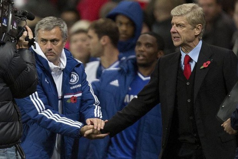 Arsene Wenger bersama Jose Mourinho