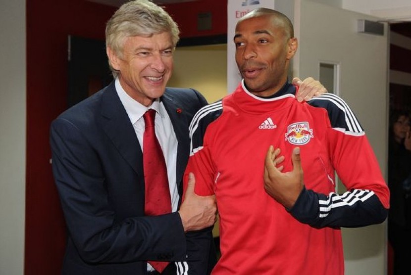 Arsene Wenger bersama Thierry Henry