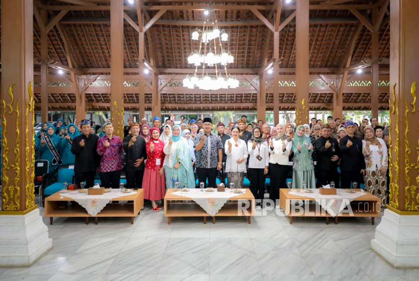 Bunda Kota Bandung, Aryatri Ajak Perempuan Bergerak untuk Bandung Cerdas dan Sejahtera