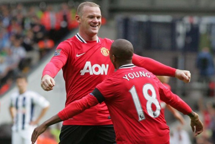 Ashley Young dan Wayne Rooney