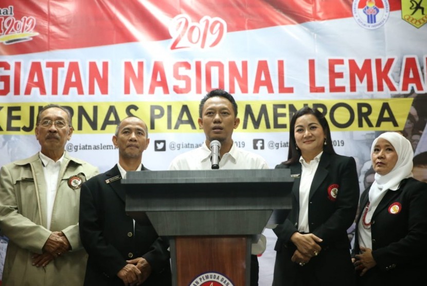 Asisten Deputi Promosi dan Industri Olahraga Sandi Suwardi Hasan atas nama Kementerian Pemuda dan Olahraga dukung diselenggarakannya Kejuaraan Nasional Lembaga Karate-do Indonesia (Kejurnas Lemkari).