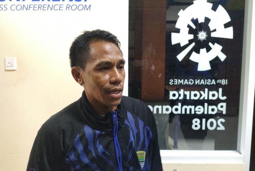  Komisaris PT Persib Bandung Bermartabat, Umuh Muchtar pun memberikan mandat bagi asisten pelatih Persib, Budiman Yunus sebagai caretaker Persib.