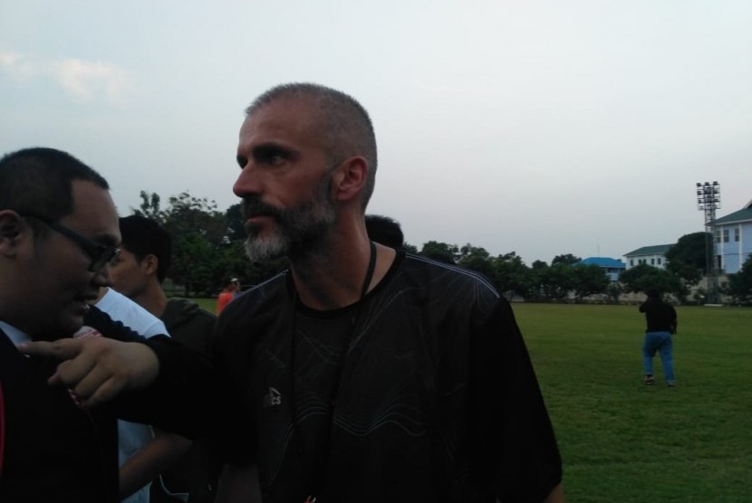 Asisten pelatih Persija Jakarta Eduardo Perez.
