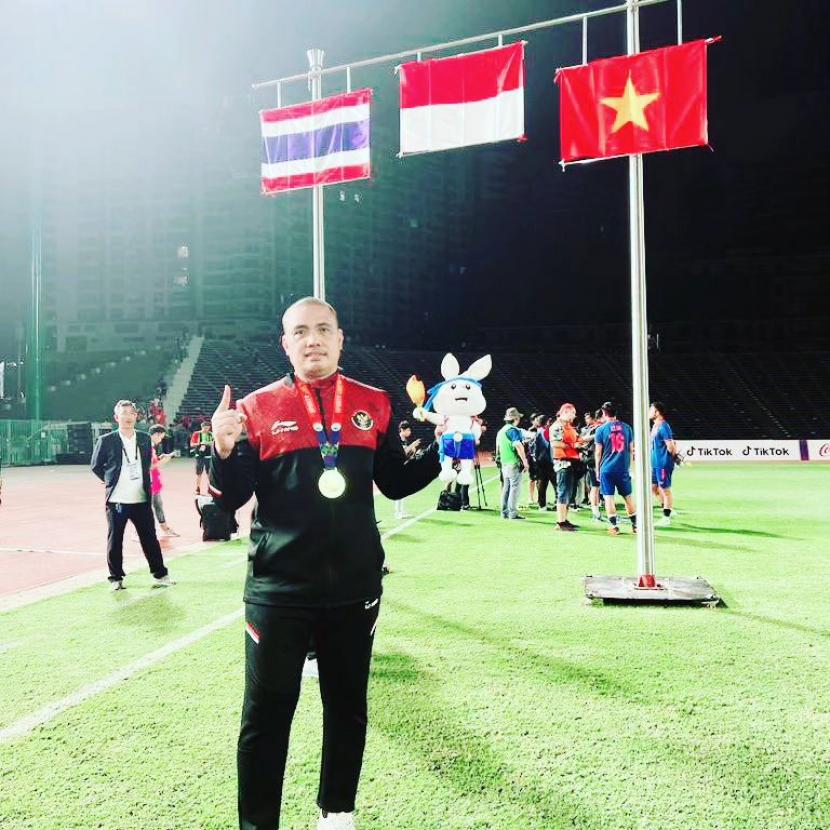 Asisten pelatih Timnas U-22 Indra Sjafri di SEA Games 2022, Sahari Gultom. 