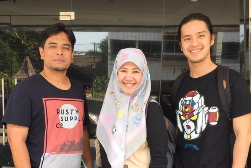 Asma Nadia (tengah) dan Morgan Oey (kanan)