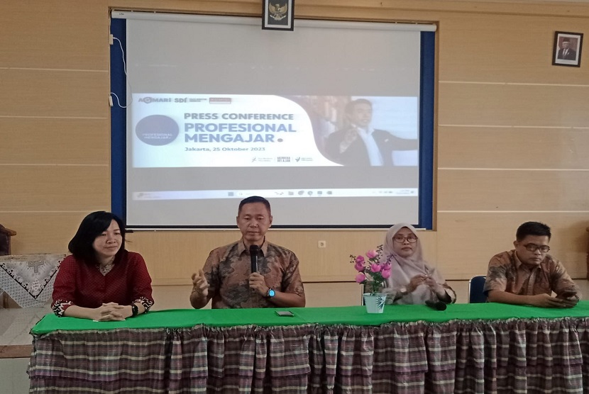 Asosiasi Guru Marketing Indonesia (Agmari) meluncurkan program Professional Mengajar. Program tersebut merupakan sebuah inisiatif pendidikan yang bertujuan untuk memberikan wawasan dan pengetahuan berharga kepada para peserta didik di bidang pemasaran.
