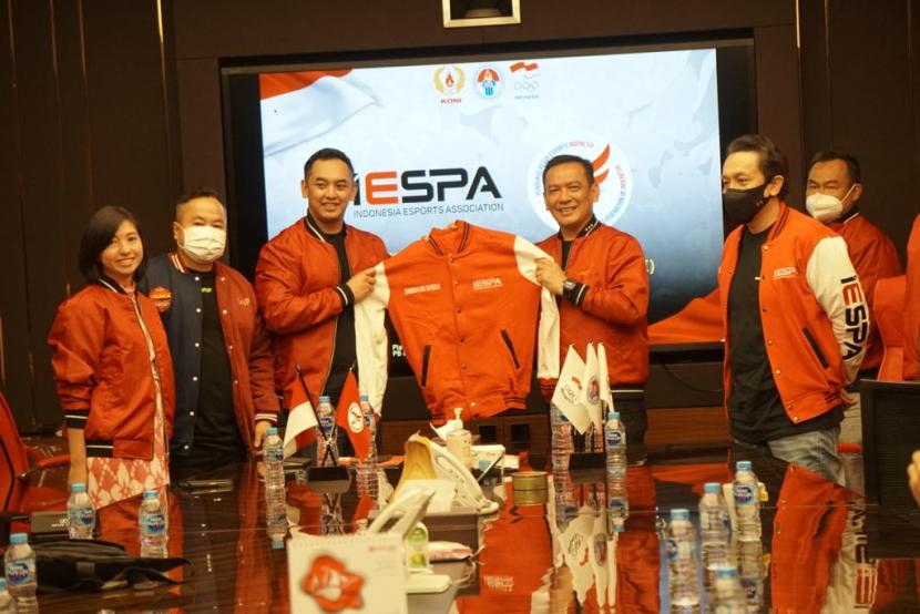 Asosiasi Olahraga Elektronik Indonesia atau Indonesian eSports Association (IESPA) kini berinduk di bawah PB eSports Indonesia. 