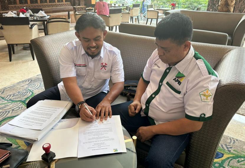 Asosiasi Penambang Rakyat Indonesia (APRI) menjalin kerja sama dengan PT Geo Mining Berkah (GMB) terkait pengurusan izin tambang.