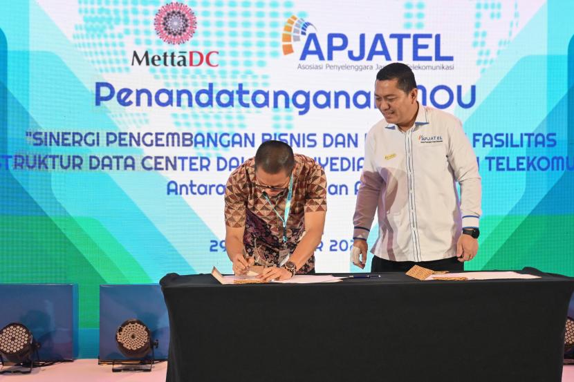 Asosiasi Penyelenggara Jaringan Telekomunikasi (APJATEL) melakukan penandatangan Memorandum of Understanding (MoU) dengan perusahaan Data Center di Indonesia, MettaDC.