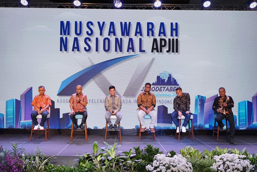 Asosiasi Penyelenggara Jasa Internet Indonesia (APJII) telah menggelar Musyawarah Nasional (Munas) secara hybrid. Munas diselenggarakan pada 27 – 29 September 2021 yang kegiatan utamanya dipusatkan di Hotel Le Meridien, Jakarta. 