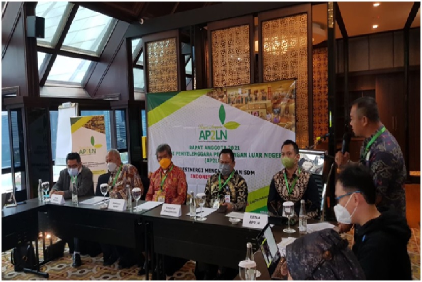 Asosiasi Penyelenggara Pemagangan Luar Negeri atau AP2LN menyatakan tekad untuk siap bersinergi menghasilkan sumber daya manusia unggul terutama di era pandemi. Hal ini menjadi tema utama Rapat Anggota AP2LN, yang bertajuk Bersinergi Hasilkan SDM Indonesia Unggul.