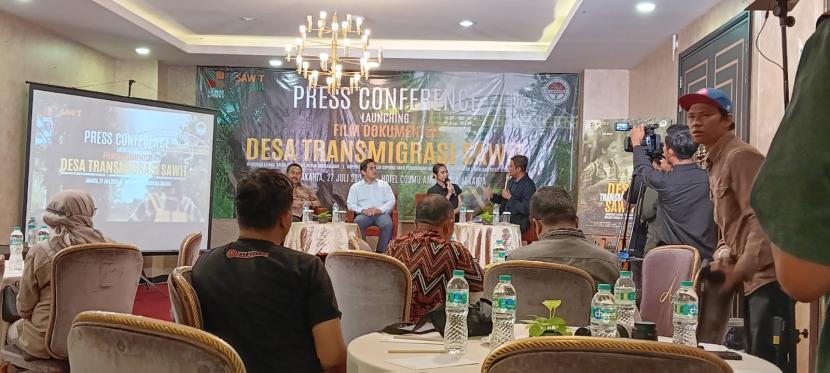 Asosiasi Petani Kelapa Sawit Perusahaan Inti Rakyat(Aspekpir) bersama Badan Pengelola Dana Perkebunan Kelapa Sawit (BPDPKS) membuat film dokumenter desa Transmigrasi Sawit di Indonesia.