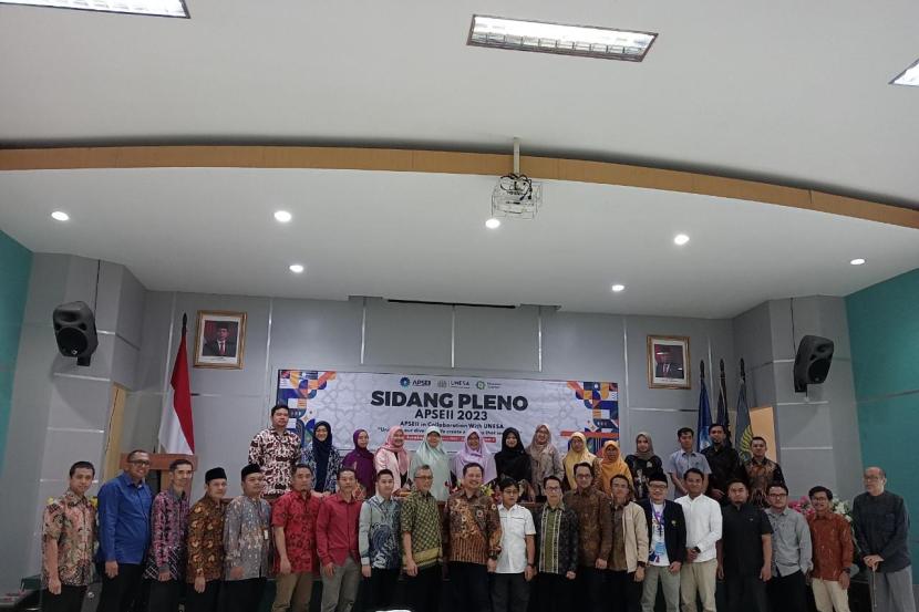 Asosiasi Program Studi Ekonomi Islam Indonesia (APSEII) sukses melaksanakan Sidang Pleno 2023 di Surabaya 10 Agustus 2023 lalu.