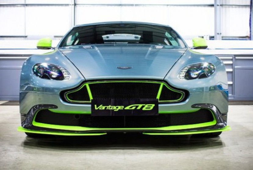 Aston Martin Vantage GT8 