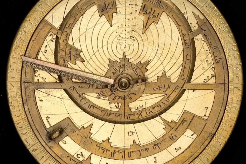 Astrolabe karya ilmuwan muslim.