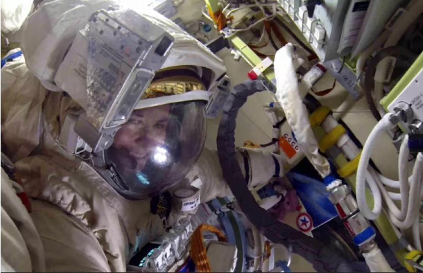 Astronaut Badan Antariksa Eropa Samantha Cristoforetti menjadi penjelajah ruang angkasa (spacewalker) wanita Eropa pertama pada Kamis (21/7/2022)