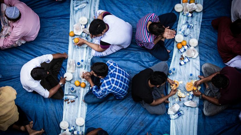 Muslim Fiji memutuskan tak gelar Iftar Ramadhan cegah Covid-19. Ilustrasi berbuka puasa
