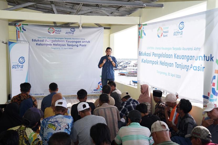 Asuransi Astra Gelar Literasi dan Inklusi Keuangan Nelayan di Tangerang