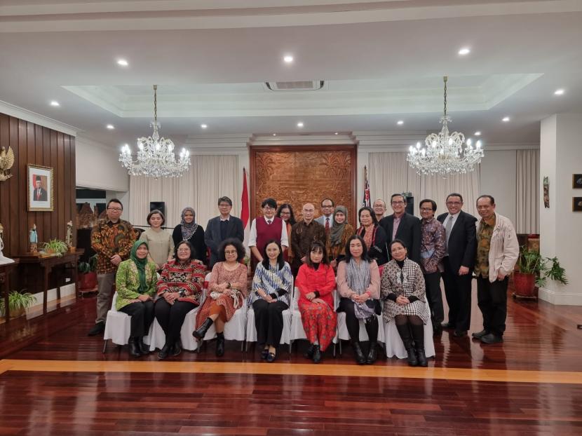 Atase Pendidikan dan Kebudayaan (Atdikbud) KBRI Canberra mengumpulkan diaspora ilmuwan Indonesia yang bekerja di universitas dan lembaga penelitian di Canberra pada Senin (22/8/2022).