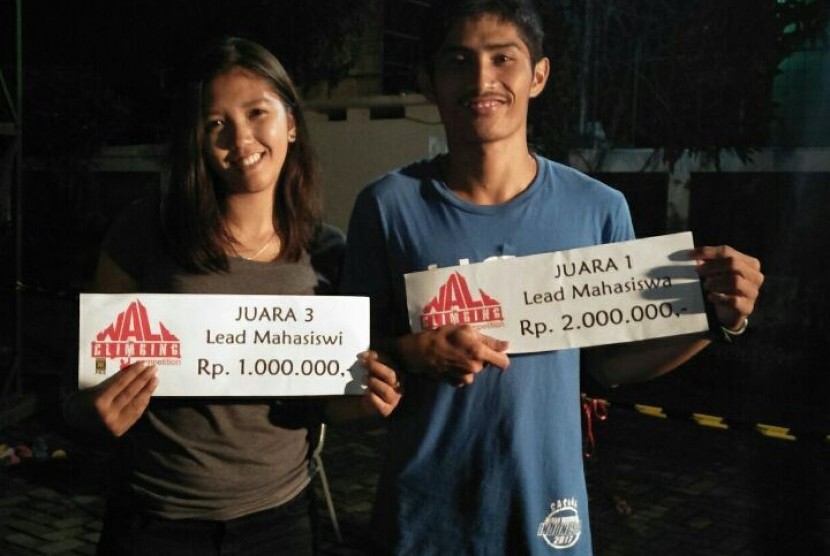 Atlet AKOM BSI Jakarta berhasil meraih prestasi di Kejuaran Wall Climbing Tingkat Nasional.