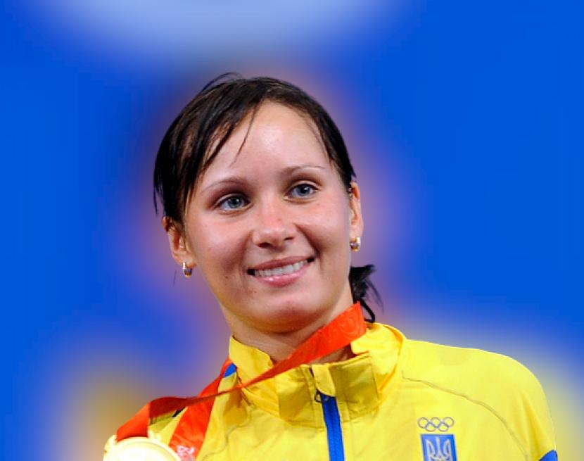 Atlet anggar Ukraina Olha Kharlan yang menolak bersalaman dengan atlet Rusia.