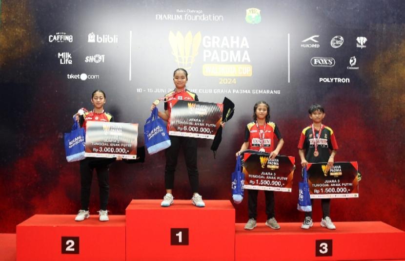 Atlet PB Djarum menjadi juara pada ajang Graha Padma Walikota Cup 2024.