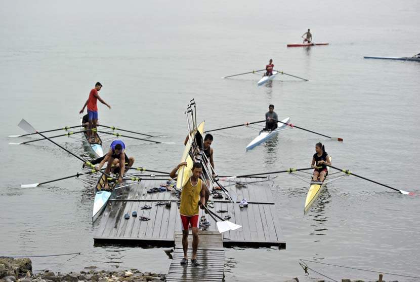 Atlet rowing (ilustrasi)