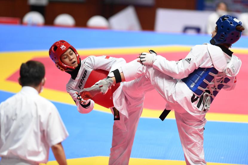 Atlet Taekwondo Indonesia Silvana Lamanda Kiri Melancarkan Tendangan Ke 220518090320 722 